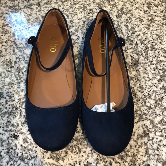 Ollio Shoes - NWOT Ollio Navy Blue Flats